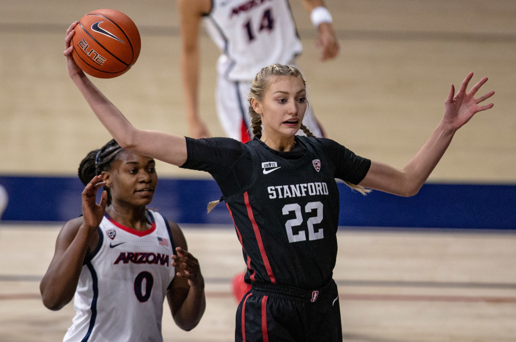 010221-spt-ua womens hoops-016.JPG